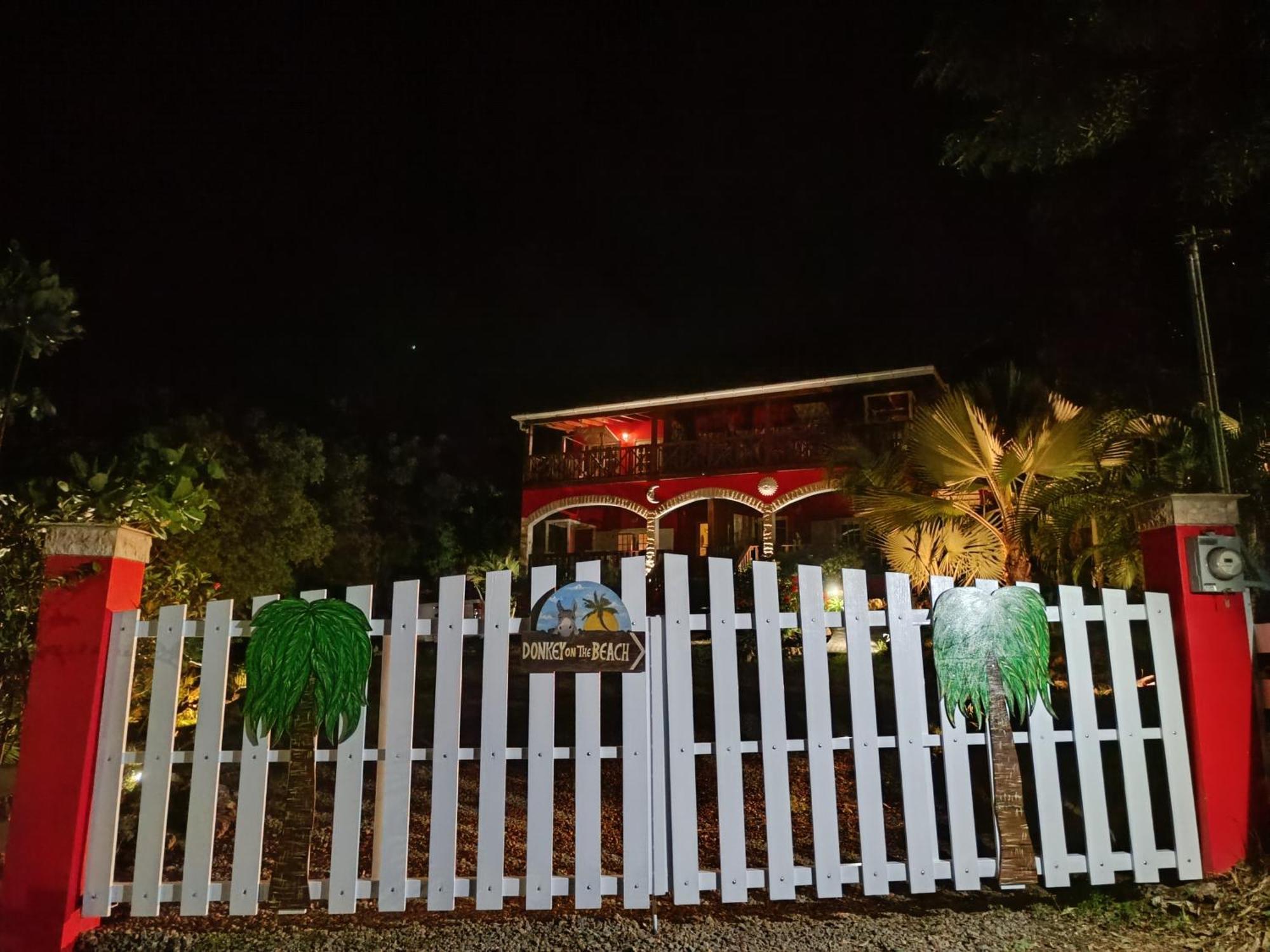 Donkey On The Beach Cobbs Cross Exterior photo